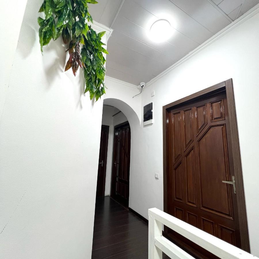 Abs Guest House Osh Exterior foto