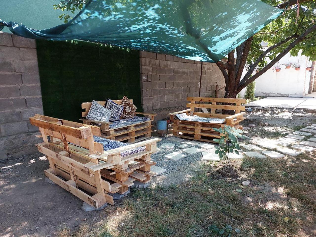 Abs Guest House Osh Exterior foto